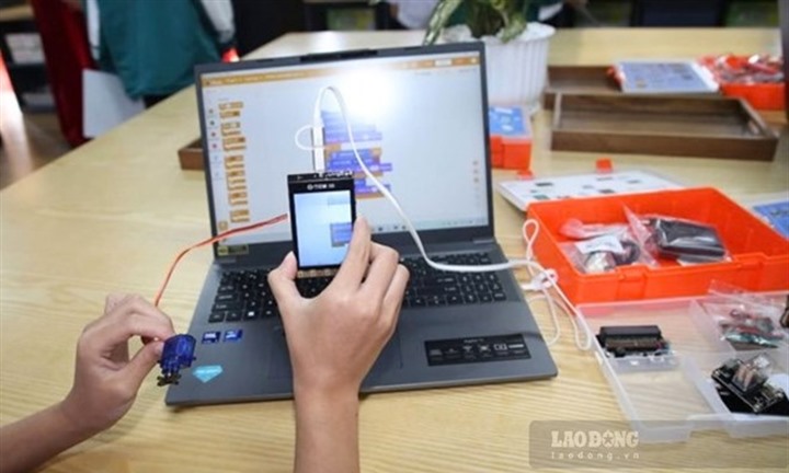 Không bắt buộc có phòng STEM riêng, không mua sắm thiết bị đồng loạt
