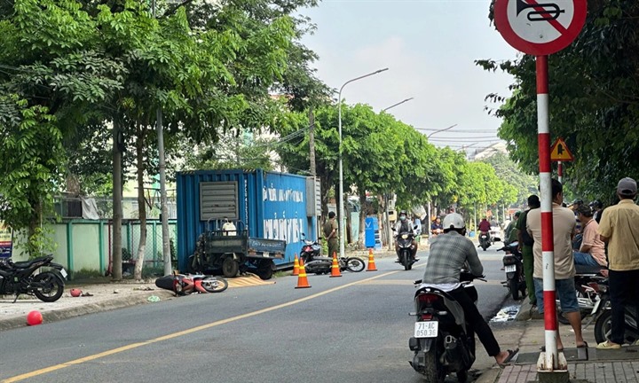 Đau lòng: Cha tử vong trên đường chở con gái đi thi ở TP.HCM