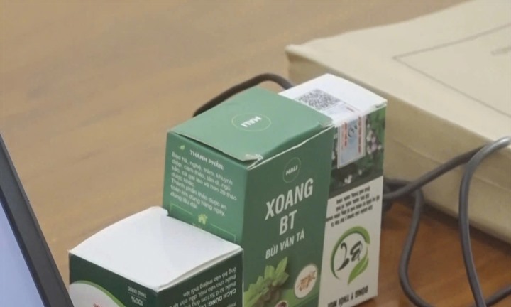 Công an triệt phá đường dây sản xuất, buôn bán thuốc giả quy mô lớn ở Nghệ An, thu 20.000 lọ gắn mác “đông y gia truyền”