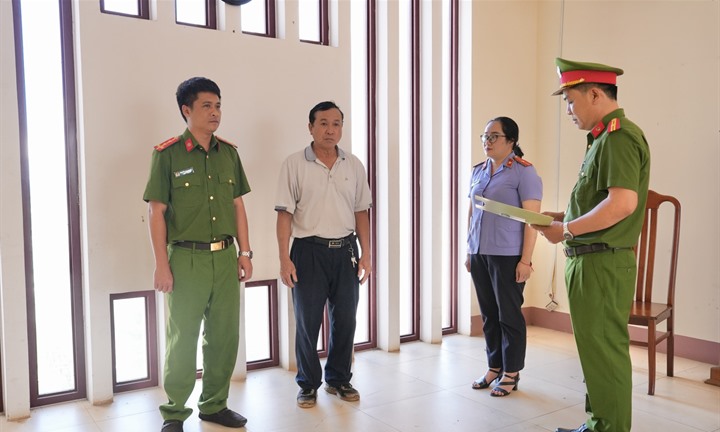 Danh tính đối tượng dùng đậu nành, hương liệu sản xuất cà phê giả