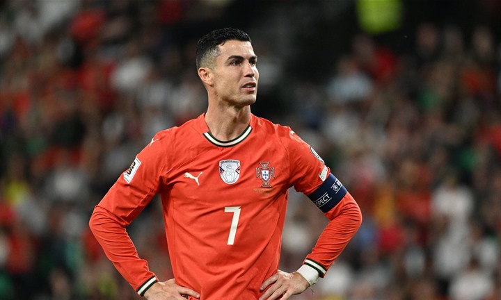 Cristiano Ronaldo bị treo giò 30 ngày sau khi rời đội tuyển Bồ Đào Nha