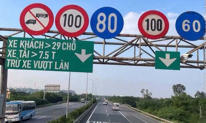 Từ ngày 20/10, CSGT xử lý xe chạy chậm bám làn trái trên cao tốc Cầu Giẽ - Cao Bồ