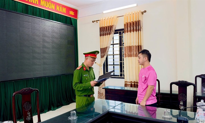 Chủ cửa hàng thời trang bị khởi tố vì xâm phạm quyền sở hữu công nghiệp