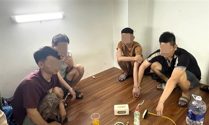 Kiểm tra phòng trọ ở Đà Nẵng lúc nửa đêm, phát hiện 