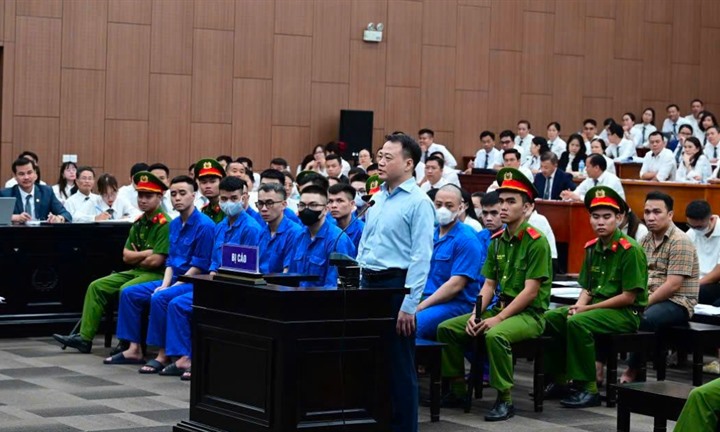 Xét xử vụ Mr Pips, Shark Bình: HĐXX đồng ý tạo điều kiện để luật sư tiếp xúc với thân chủ tại tòa