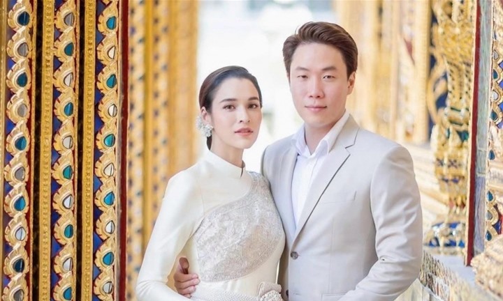 Diễn viên nổi tiếng ở Thái Lan thông báo ly hôn chồng doanh nhân