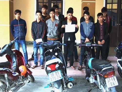 Thanh niên thôn đuổi đánh nhau gây náo loạn vì đòi nợ