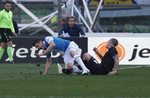 Video: Sao Juve chấn thương nặng sau pha va chạm kinh hoàng