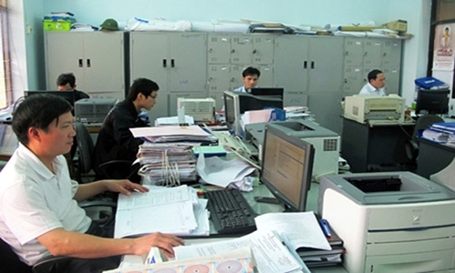 Cán bộ chờ nghỉ hưu được hưởng nguyên mức lương