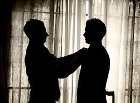 Lột quần áo, đánh chết bạn sau chầu nhậu