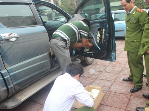 Thu giữ 2.000 iPhone và máy tính bảng nhập lậu