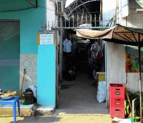 Chồng và con sản phụ trong clip mẹ ung thư sống thế nào?