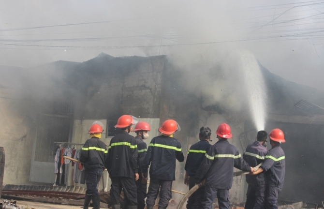 Bình Dương: Liến tiếp xảy ra hai đám cháy lớn