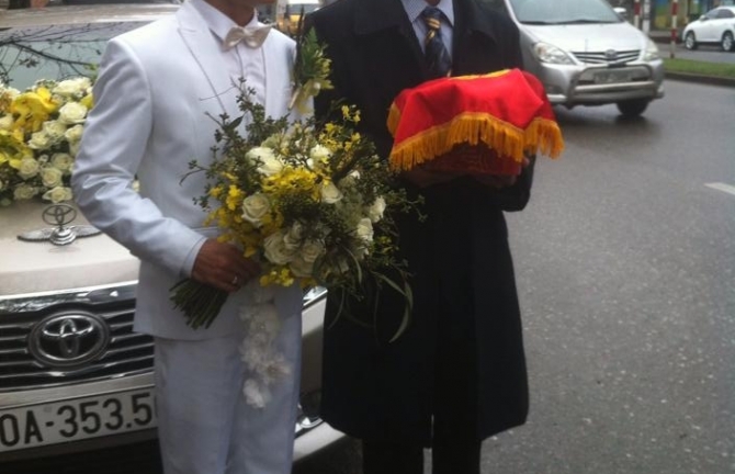 Con trai Chế Linh bảnh bao đón Thanh Thanh Hiền 