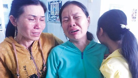 Bé 2 tháng tuổi tử vong bất thường: Mẹ vào thăm con thấy con lạnh ngắt