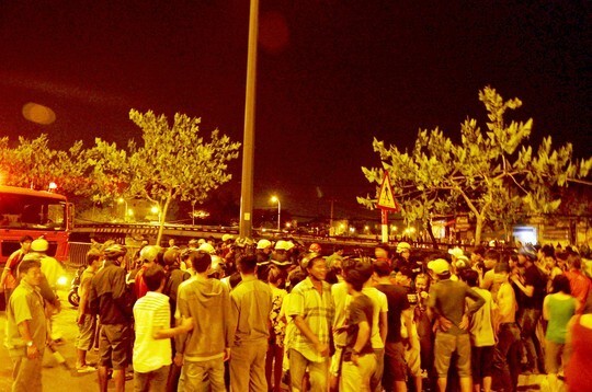 Nam thanh niên la hét trước khi lao xuống kênh tự tử