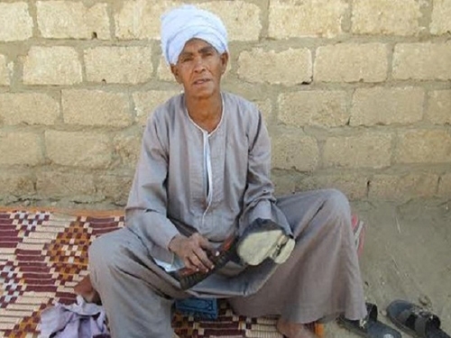 Cảm động chuyện người mẹ giả trai 43 năm để kiếm tiền nuôi con