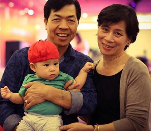 Bà nội U50 viết Nhật ký ăn dặm cho cháu 