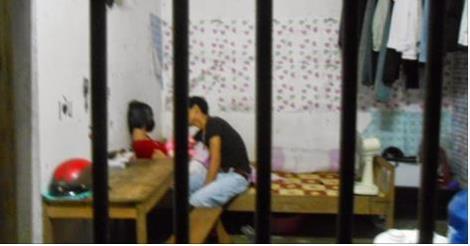 Ngủ dậy, nữ sinh mới phát hiện bị trộm lấy