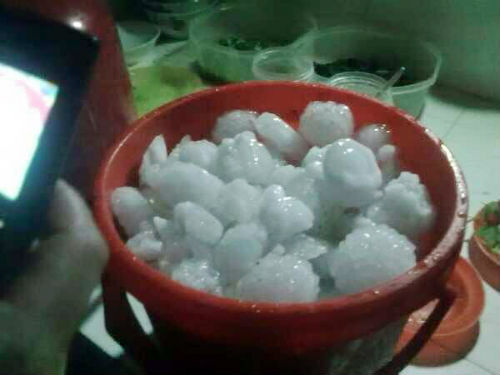 Xuất hiện mưa đá bất thường ở Lào Cai