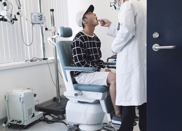 Sơn Tùng M-TP đau nặng cổ họng, không chấp nhận hát 