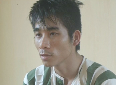 Lật giát giường, bắt kẻ giết người trốn truy nã