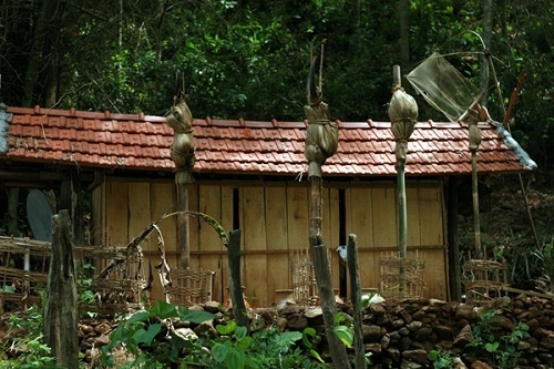 Kỳ lạ tục tặng quan tài trong ngày cưới của người H’re