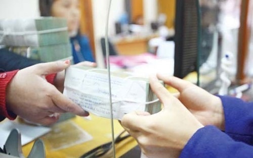 Vay tiền ngân hàng: Nên chọn lãi suất vay cố định hay thả nổi?