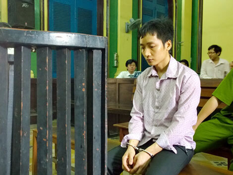 Tạt axit hàng loạt vì 