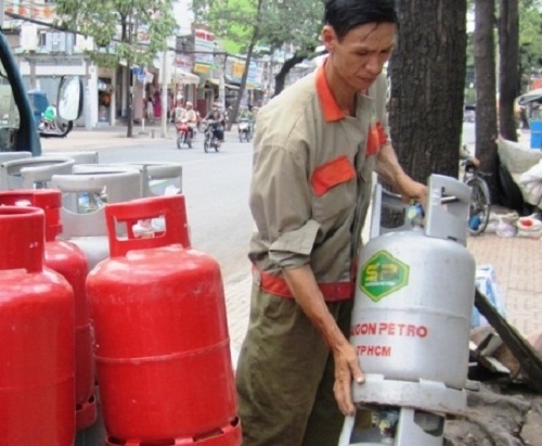 Giá gas giảm 4.500 đồng/bình 12kg từ hôm nay (1/4)