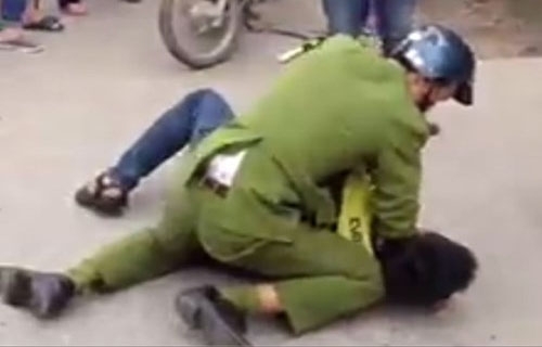 Truy tìm nam thanh niên phạm luật, đạp cảnh sát giao thông