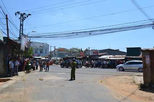 Hai nhóm thanh niên hỗn chiến giữa ngã ba đường