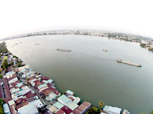 Lấp sông Đồng Nai sẽ khiến người nghèo “lĩnh đủ”