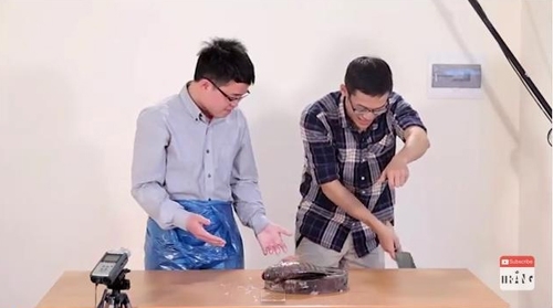 Bật cười với clip bạn trẻ lần đầu tiên… làm cá