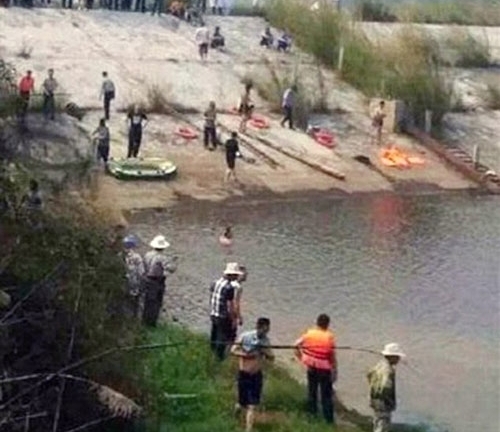 Thảm kịch 7 người trong gia đình chết đuối vì cứu con