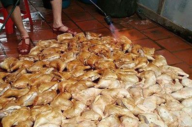 ‘Công nghệ’ nướng gà hàng loạt gây sốc cho cư dân mạng
