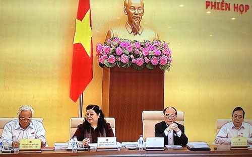 Ai có quyền nghe trộm điện thoại, lén ghi hình?