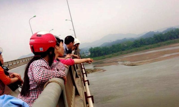 Cô gái 17 tuổi nhảy cầu tự tử nghi đang mang thai