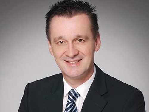 Tiết lộ về đại gia nước ngoài đầu tiên