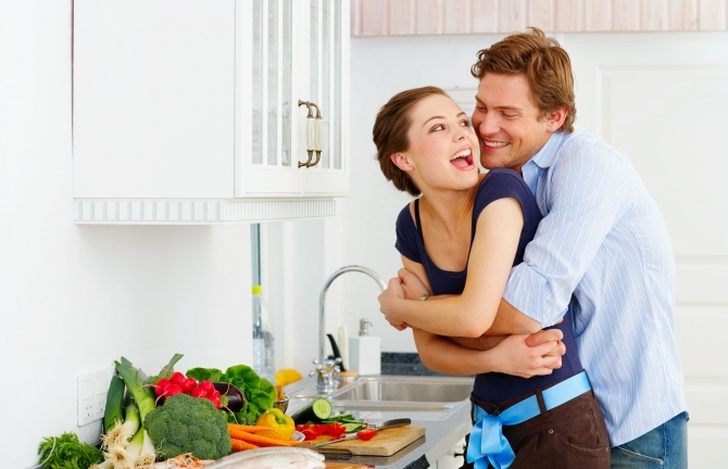 Ngã vào vòng tay ông chủ sau 7 năm xa chồng