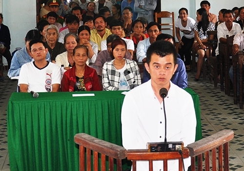 Học hết lớp 6, giả giám đốc nhà khách Bộ Công an lừa “chạy” việc