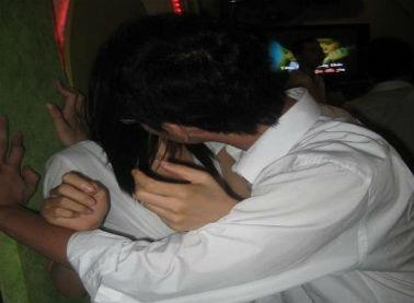 Đi chơi đêm, thiếu nữ bị hai thanh niên xâm hại