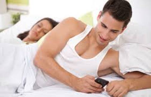 Chồng bị ám ảnh chuyện vào nhà nghỉ với nữ đồng nghiệp