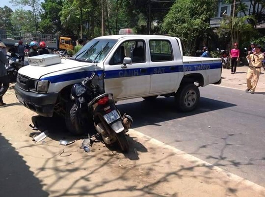 Trộm xe SH, đâm vào xe CSGT tử vong