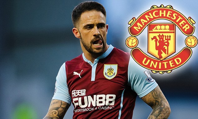 Tiền đạo miễn phí đẩy Falcao, Persie ra đường