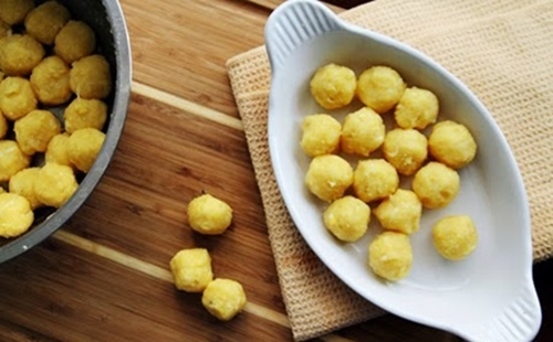 Cách làm bánh trôi nhân đậu xanh ngọt bùi vị tết Hàn thực