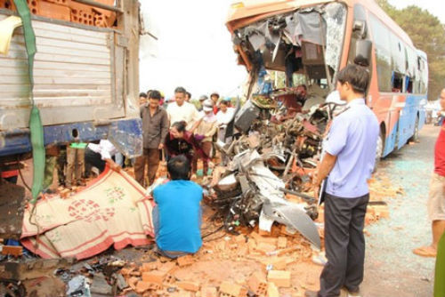 Tai nạn thảm khốc ở Đắk Lắk: 6 người tử vong tại chỗ