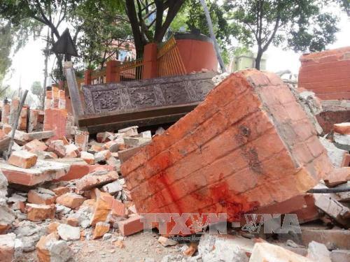 Động đất rung chuyển khắp Nam Á, gần 800 người chết