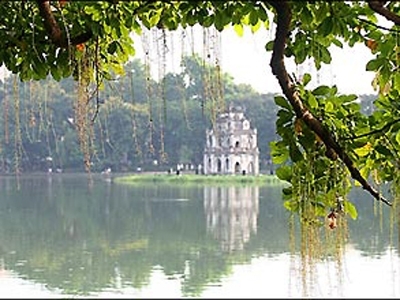 Dự báo thời tiết ngày 26/4: Bắc Bộ cuối tuần mát mẻ, Nam Bộ đề phòng tố lốc