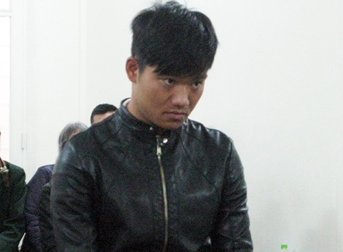 Mang dao, kiếm trả thù giúp bạn gái